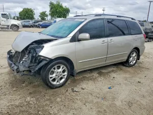 Toyota Sienna 3.3L 6 2004