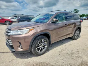 Toyota Highlander 3.5L 6 2017