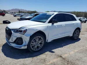 Audi Q3 2.0L 4 2025