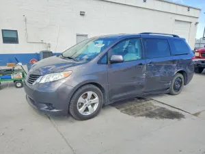Toyota Sienna 3.5L 6 2012