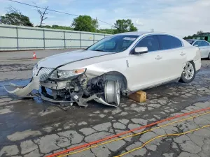 Lincoln MKS 3.7L 6 2011