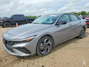 Hyundai Elantra 2.0L 4 2025
