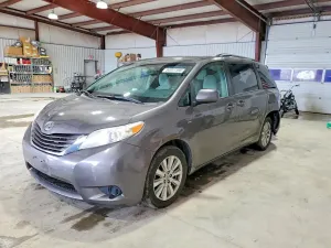 Toyota Sienna 3.5L 6 2017