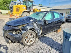 Alfa Romeo Giulia 2.0L 4 2021