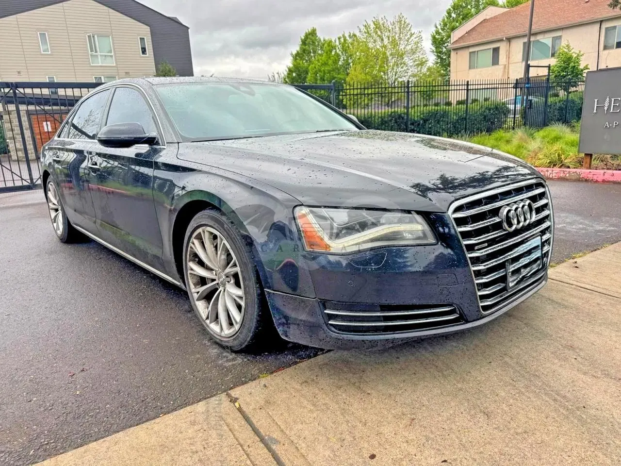 Audi A8 4.2L 8 2011