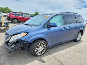 Toyota Sienna 3.5L 6 2015