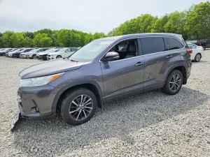Toyota Highlander 3.5L 6 2017