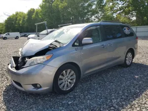 Toyota Sienna 3.5L 6 2014