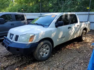 Nissan Titan 5.6L 8 2005