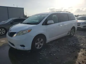Toyota Sienna 3.5L 6 2012
