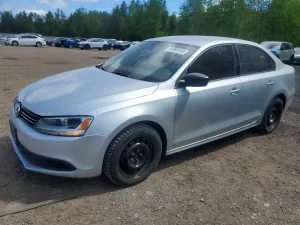 Volkswagen Jetta 2.0L 4 2013