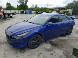 Hyundai Elantra 2.0L 4 2023
