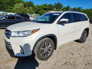 Toyota Highlander 3.5L 6 2017
