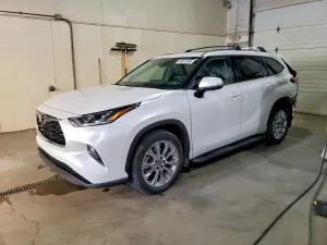 Toyota Highlander 2.4L 4 2024