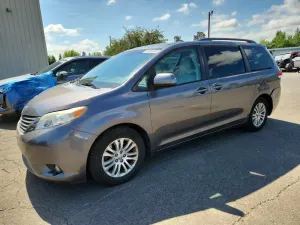 Toyota Sienna 3.5L 6 2011