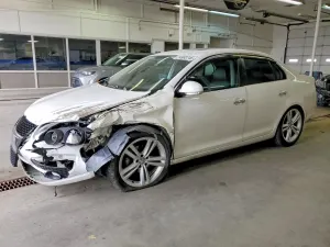 Volkswagen Jetta 2.0L 4 2010