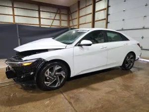 Hyundai Elantra 2.0L 4 2025