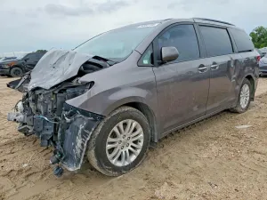 Toyota Sienna 3.5L 6 2015
