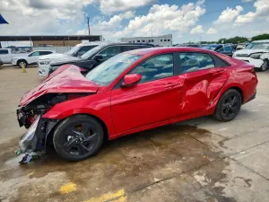 Hyundai Elantra 2.0L 4 2023