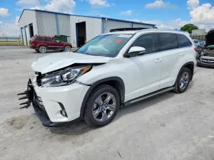 Toyota Highlander 3.5L 6 2017