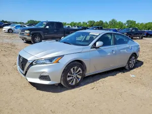 Nissan Altima 2.5L 4 2020