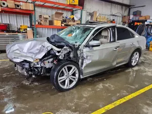 Volkswagen Passat 2.0L 4 2013