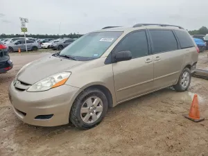 Toyota Sienna 3.5L 6 2010
