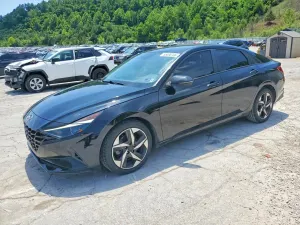 Hyundai Elantra 2.0L 4 2023