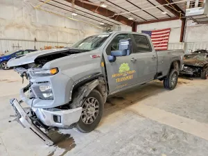 Chevrolet Silverado 1500 6.6L 8 2024