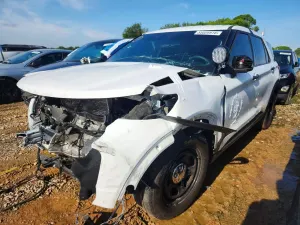 Ford Explorer 3.3L 6 2023