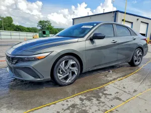 Hyundai Elantra 2.0L 4 2025