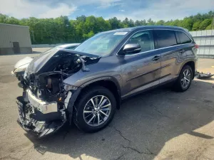 Toyota Highlander 3.5L 6 2019