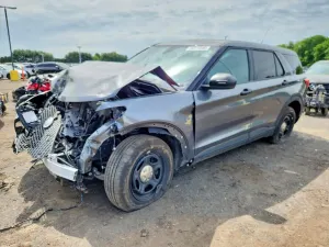 Ford Explorer 3.3L 6 2023