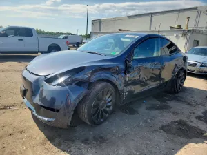 Tesla Model Y 2025