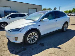 Tesla Model X 2021