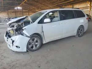 Toyota Sienna 3.5L 6 2013