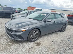 Hyundai Elantra 2.0L 4 2025