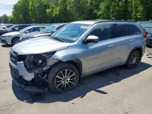 Toyota Highlander 3.5L 6 2017