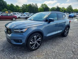 Volvo XC40 2.0L 4 2021