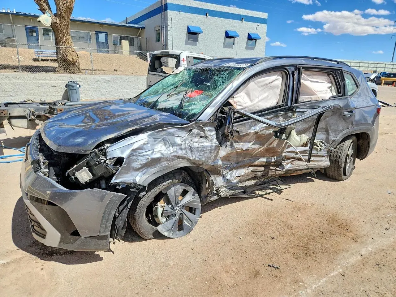 Volkswagen Taos 1.5L 4 2025