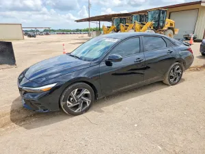 Hyundai Elantra 2.0L 4 2025