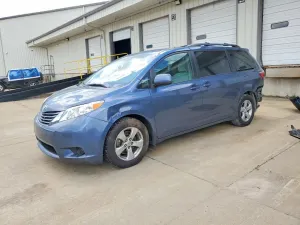 Toyota Sienna 3.5L 6 2017