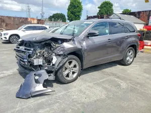 Toyota Highlander 3.5L 6 2019