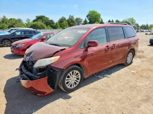 Toyota Sienna 3.5L 6 2014