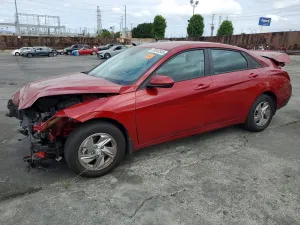 Hyundai Elantra 2.0L 4 2025