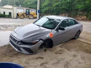 Hyundai Elantra 2.0L 4 2025