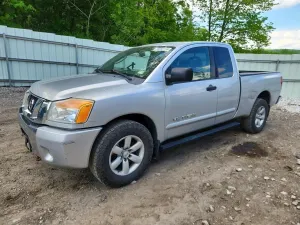 Nissan Titan 5.6L 8 2010