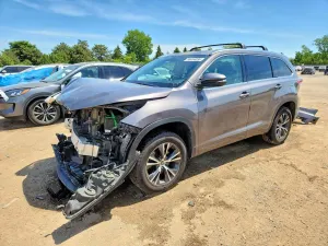 Toyota Highlander 3.5L 6 2016