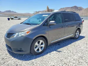 Toyota Sienna 3.5L 6 2013