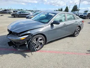 Hyundai Elantra 2.0L 4 2025